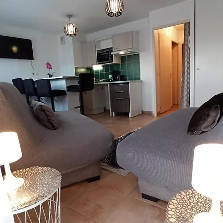 Face A La Gare Appartement